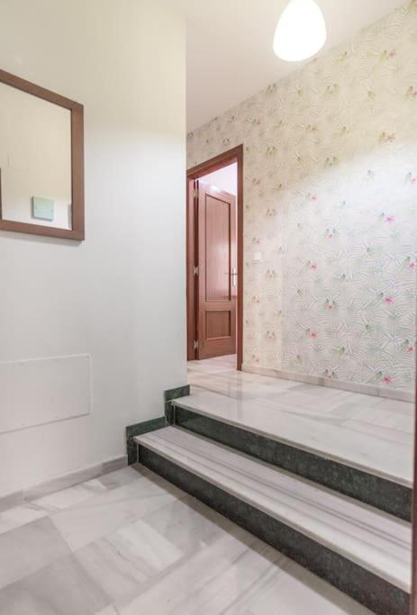 Bright, Quiet And Nice Ground Floor In The Center Malaga Bagian luar foto