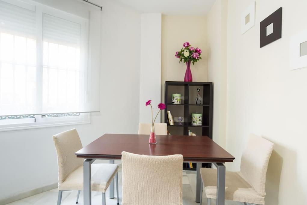 Bright, Quiet And Nice Ground Floor In The Center Malaga Bagian luar foto